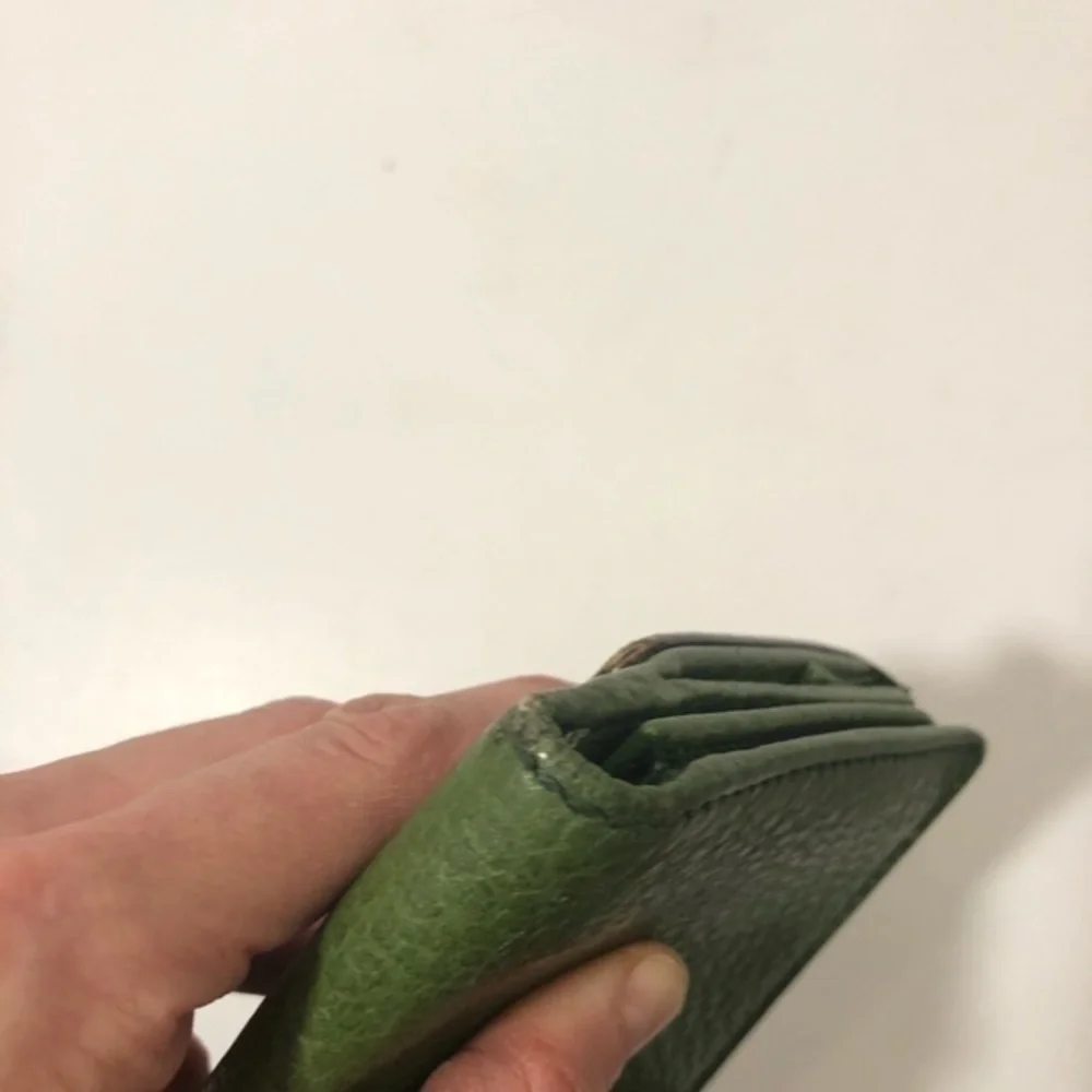 Gucci green leather wallet